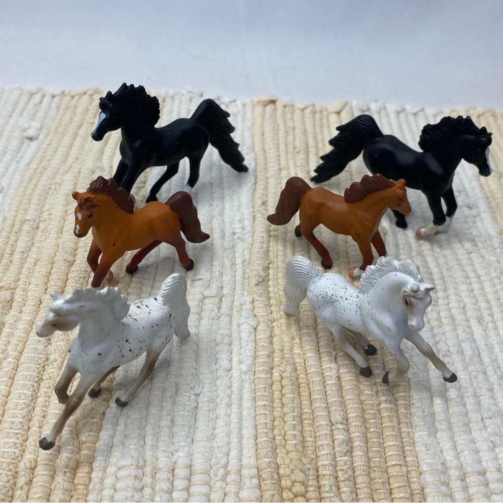 VTG 1996 EMPIRE MINIATURE HORSE FIGURES SET 6 NYLON PLASTIC TOYS 1.75-2" CHINA